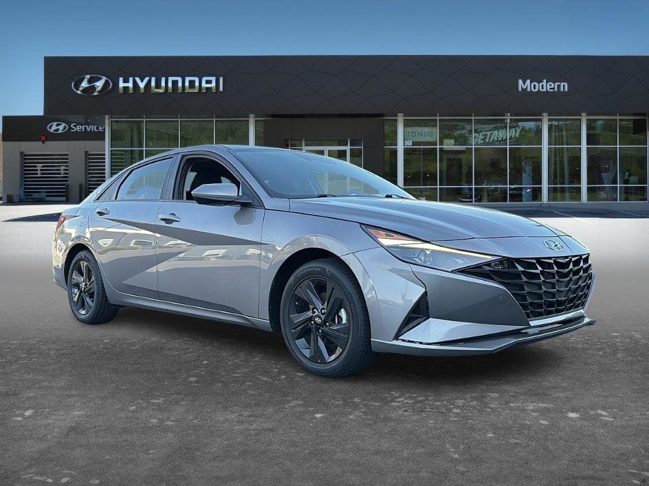 Used 2022 Hyundai Elantra Blue w/ Preferred Accessory Package FWD image 3