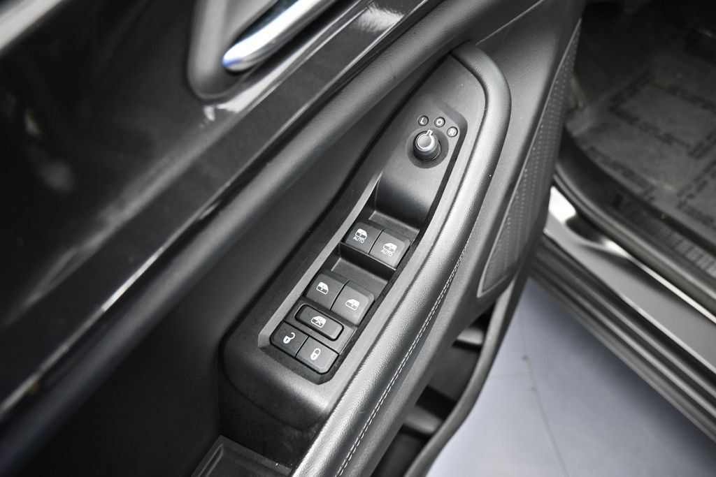 Used 2022 Jeep Grand Cherokee L Laredo RWD image 15
