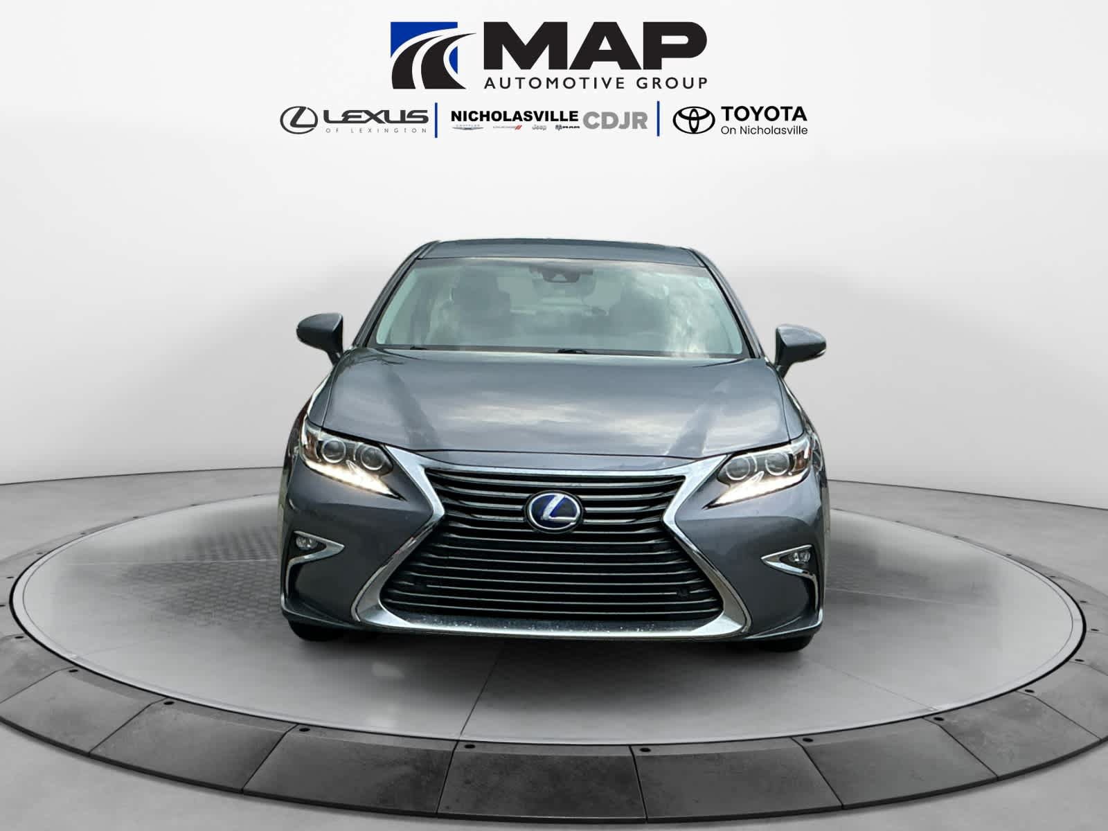 Used 2016 Lexus ES 300h w/ Luxury Package w/Wood Trim FWD image 8