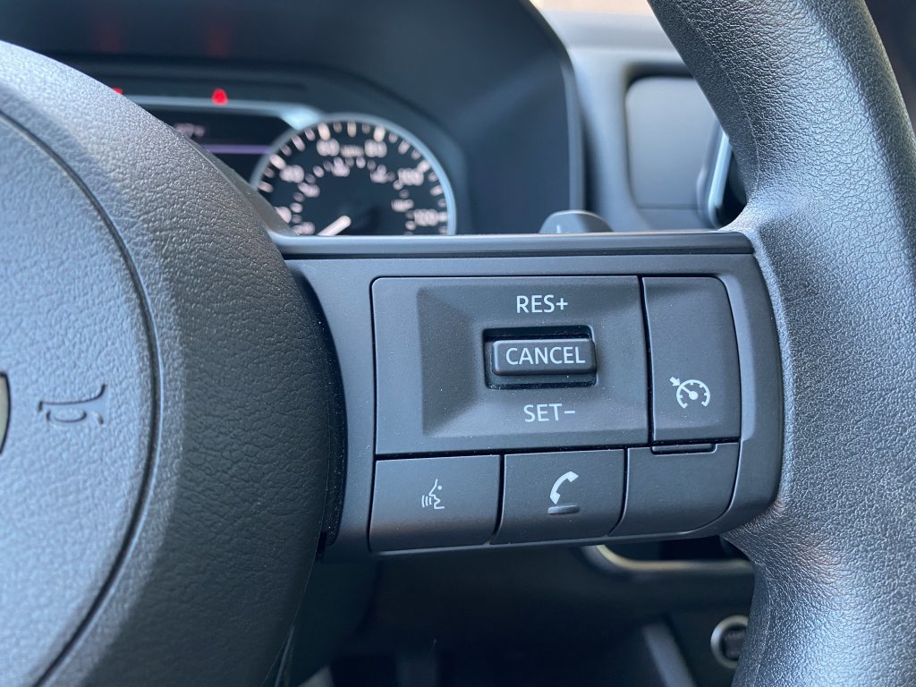 Used 2023 Nissan Rogue S image 26