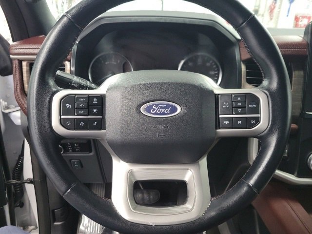 Used 2023 Ford Expedition Limited image 18