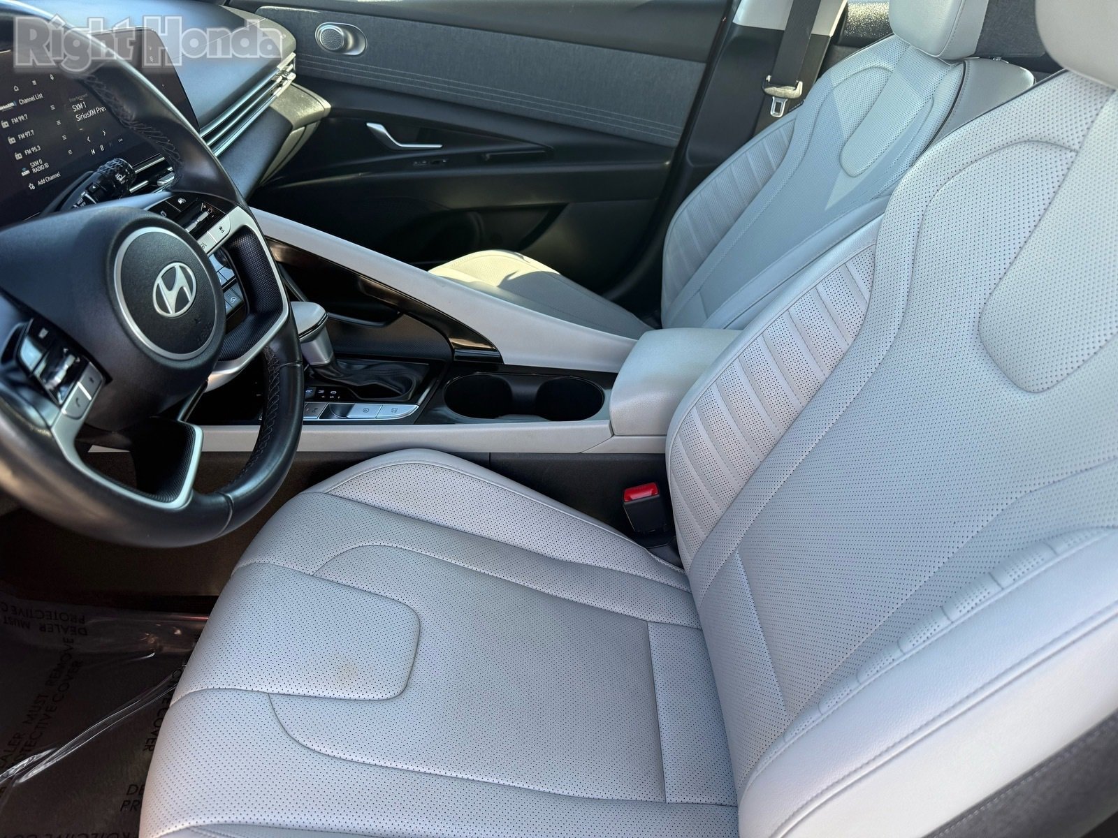 Used 2024 Hyundai Elantra Limited image 12