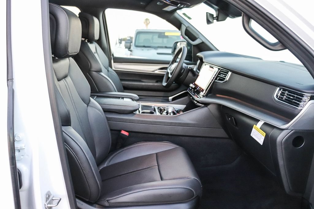 New 2026 Jeep Grand Wagoneer Limited AWD/4WD image 20