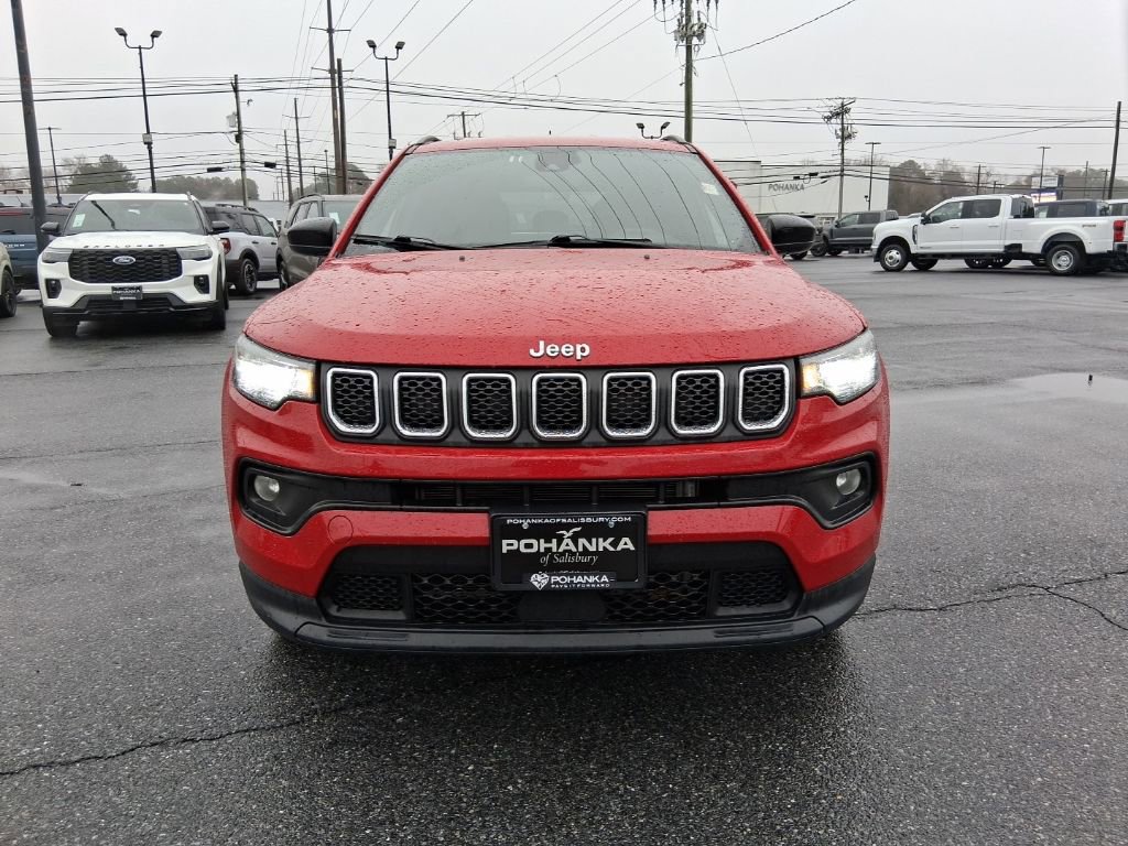 Used 2024 Jeep Compass Latitude image 2