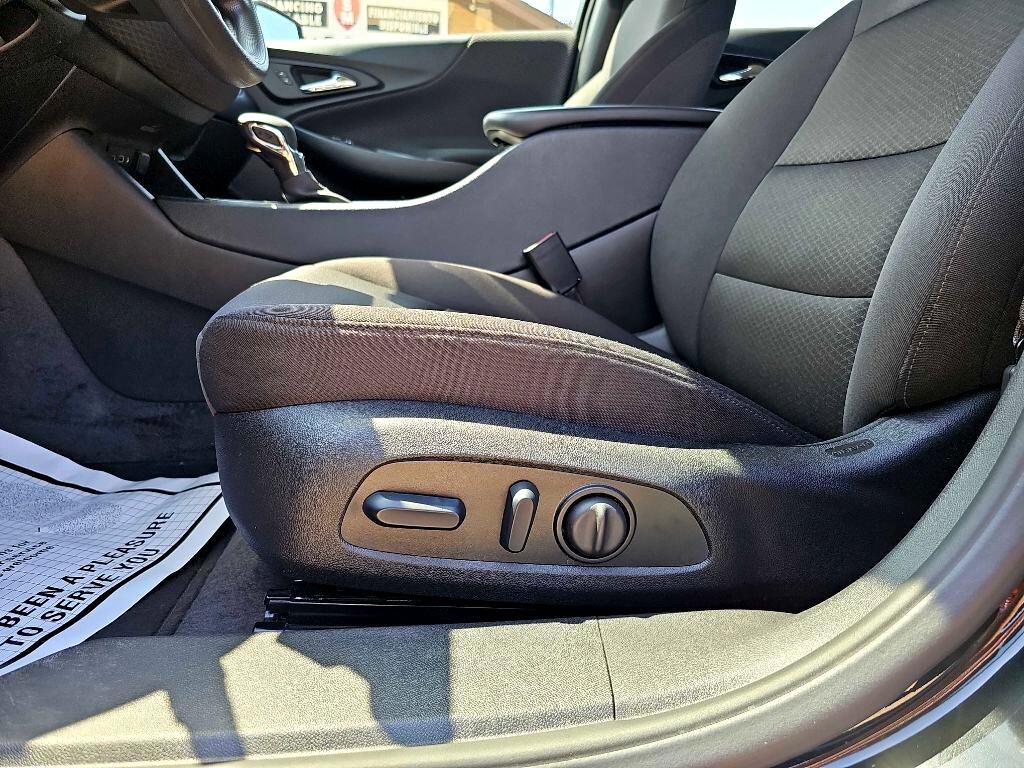 Used 2025 Chevrolet Malibu LT image 19