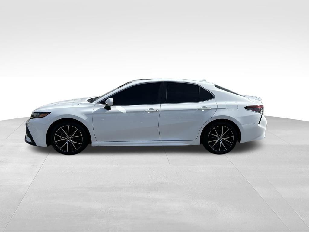 Used 2023 Toyota Camry SE w/ Convenience Package FWD image 2