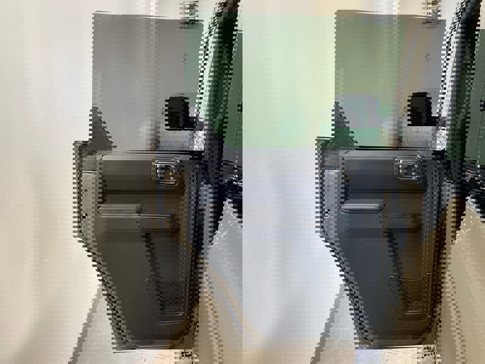 New 2026 Ford Bronco Badlands image 8