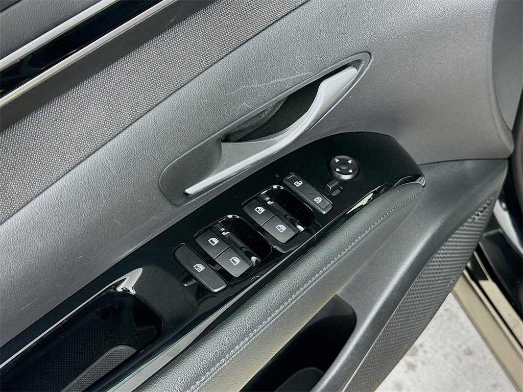 Used 2022 Hyundai Tucson Limited image 21