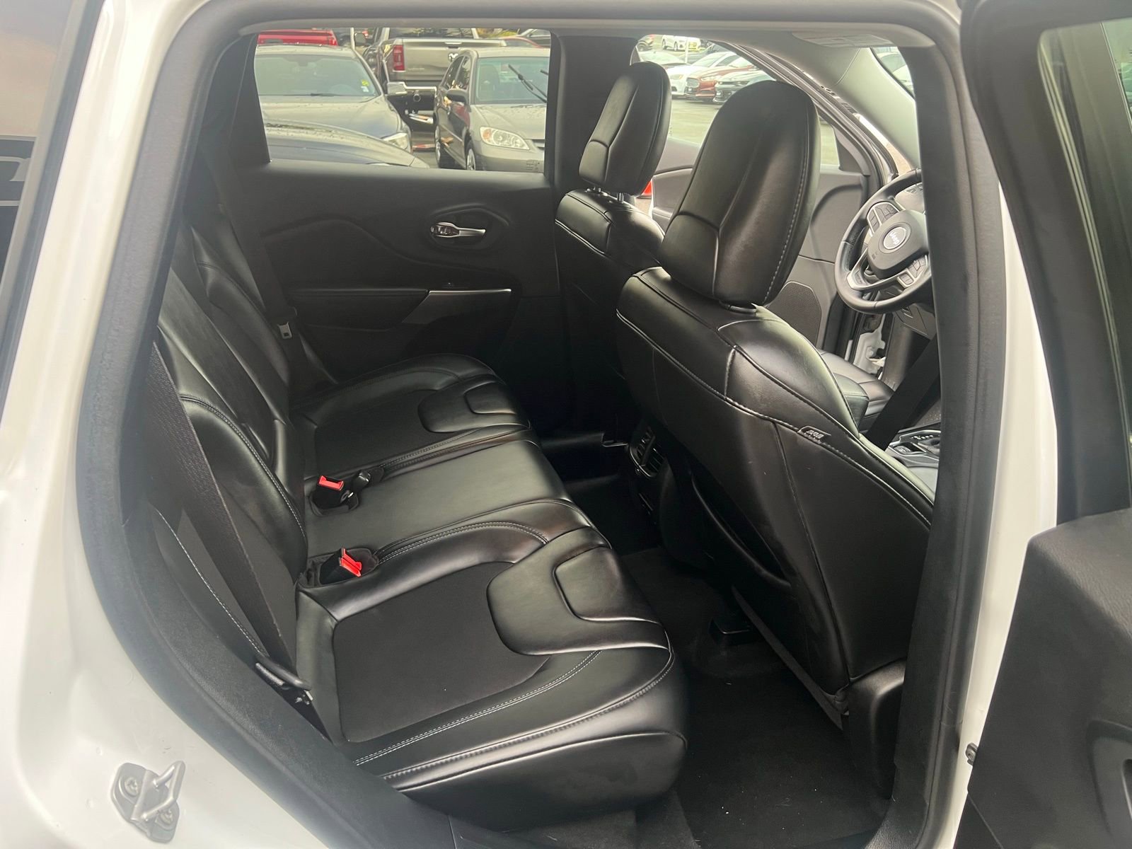 Used 2019 Jeep Cherokee Latitude Plus image 26