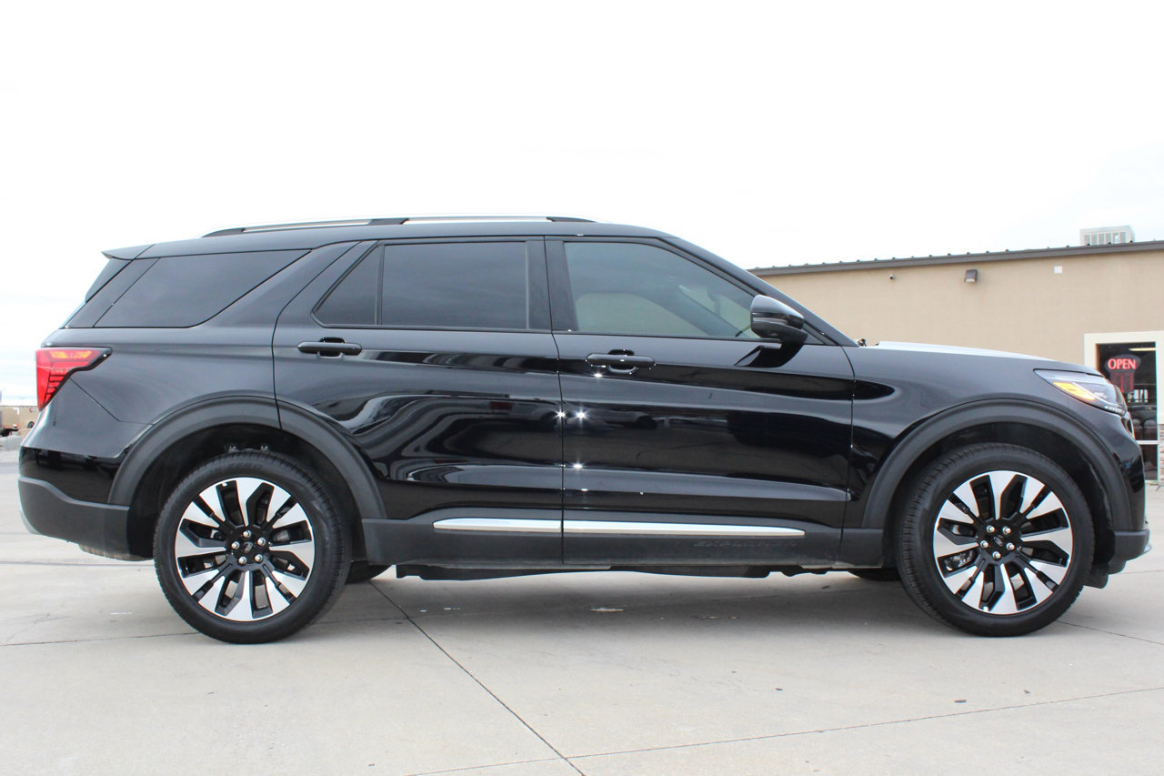 Used 2025 Ford Explorer Platinum w/ LUX Leather Package image 24