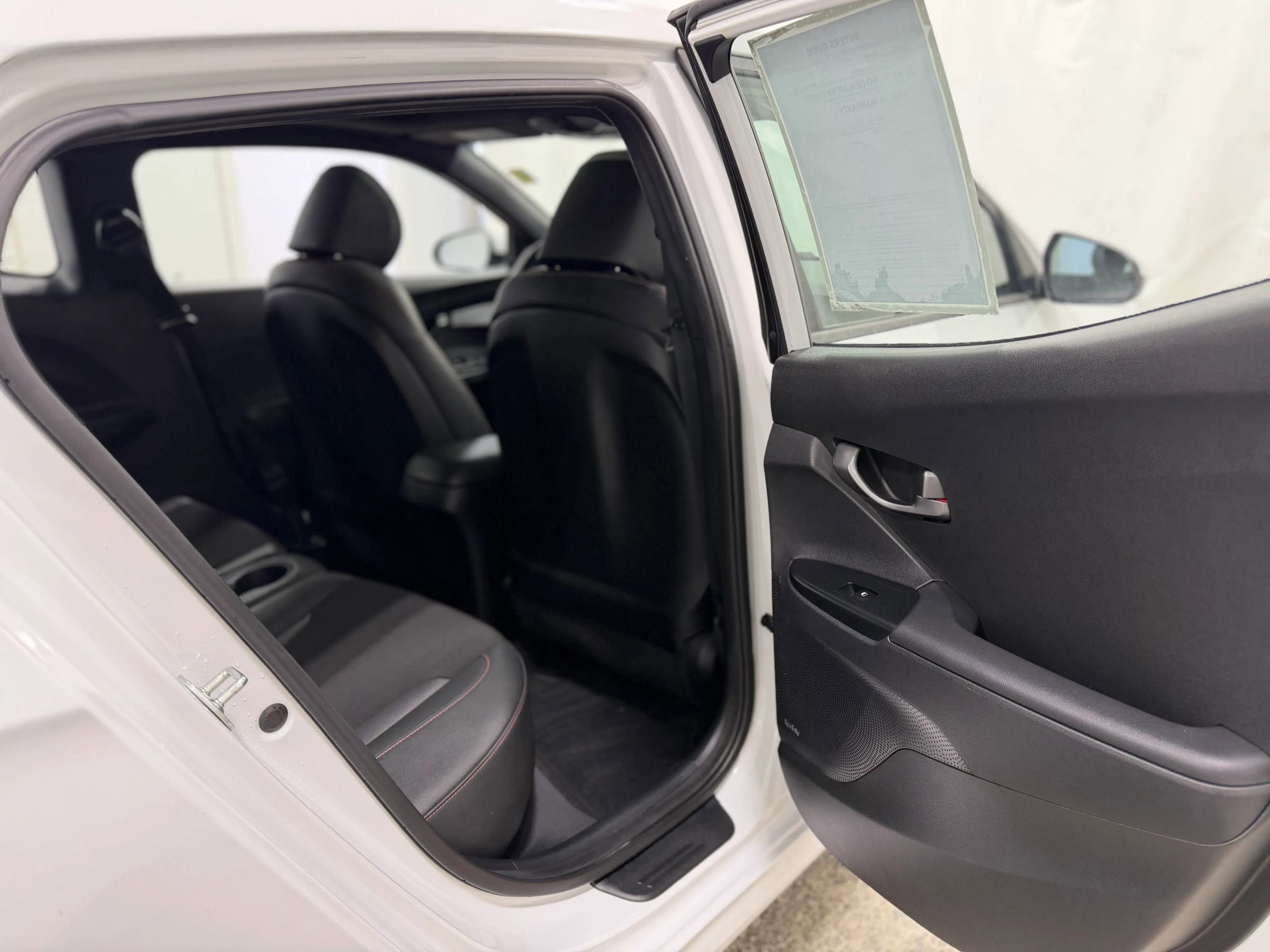 Used 2019 Hyundai Veloster 2.0 Premium image 26