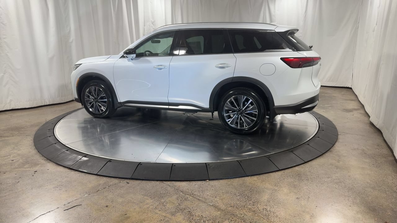 Certified 2026 INFINITI QX60 Luxe w/ Cargo Package AWD/4WD image 11