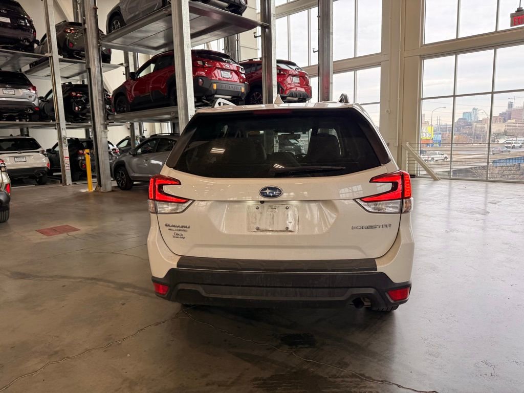 Used 2022 Subaru Forester Premium image 4