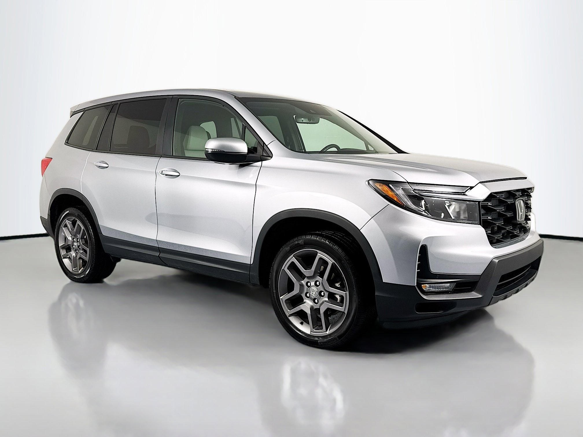 Certified 2023 Honda Passport EX-L image 3