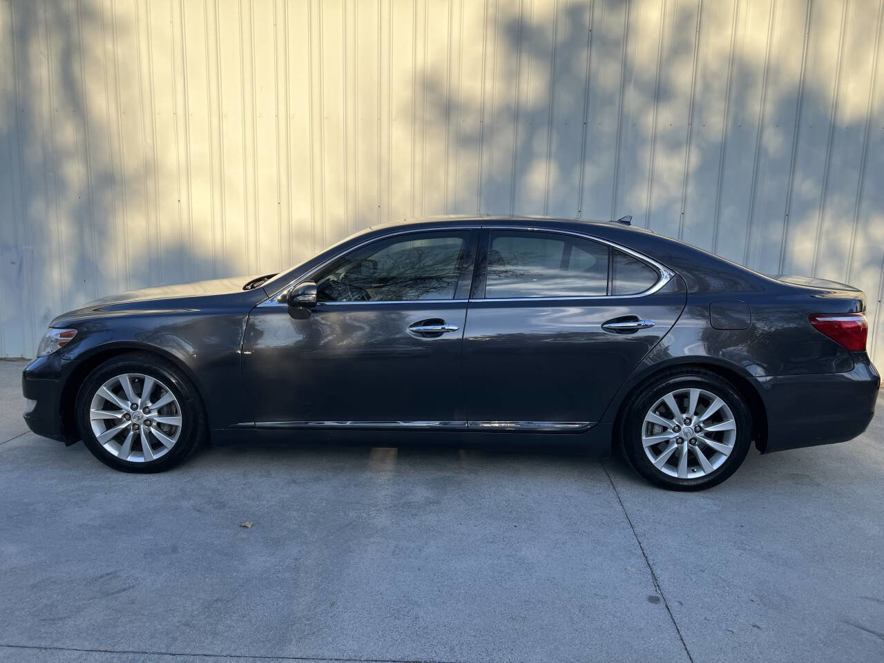 Used 2011 Lexus LS 460 AWD w/ Comfort Pkg image 6