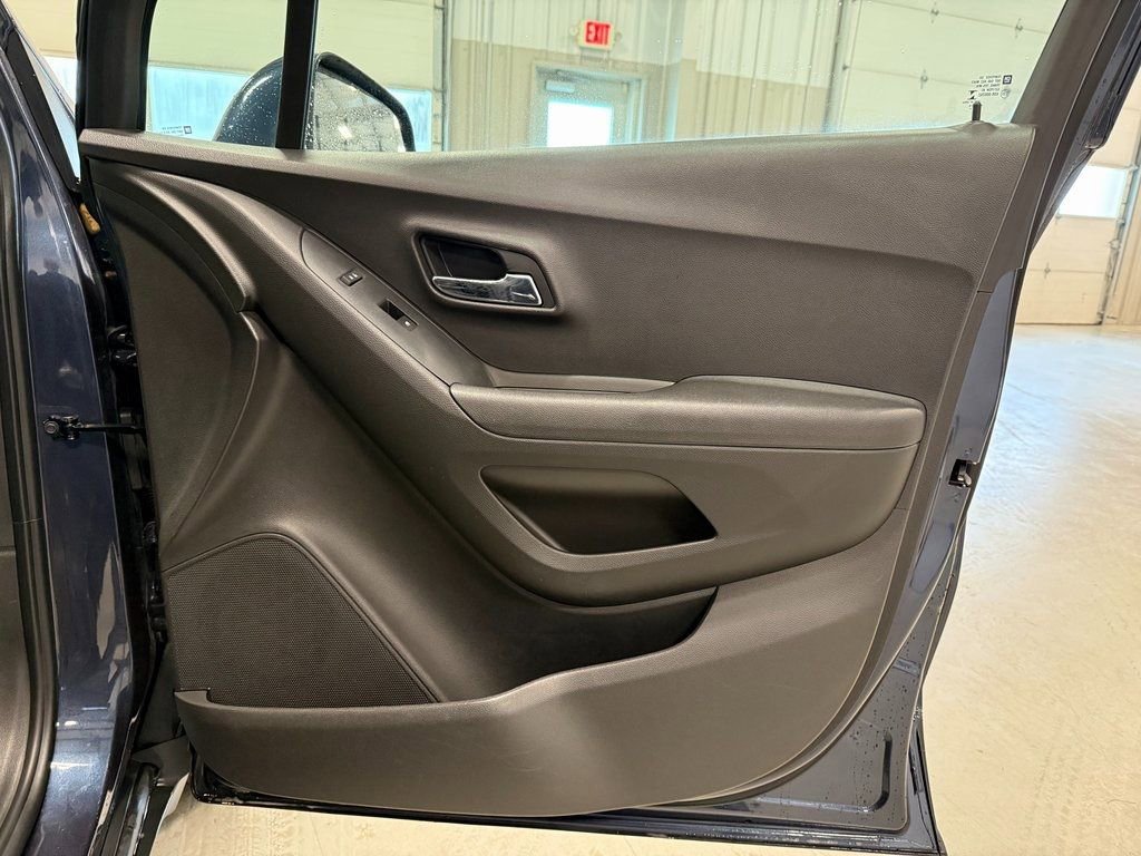 Used 2018 Chevrolet Trax LT image 9