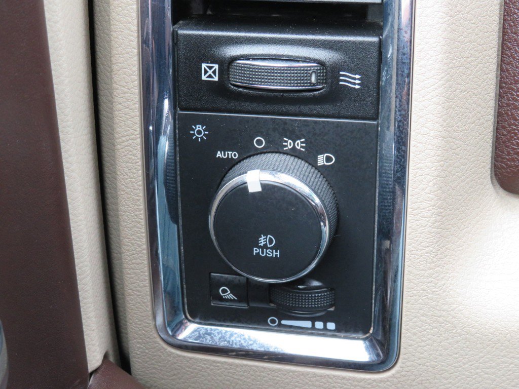 Used 2015 RAM 2500 Longhorn image 16