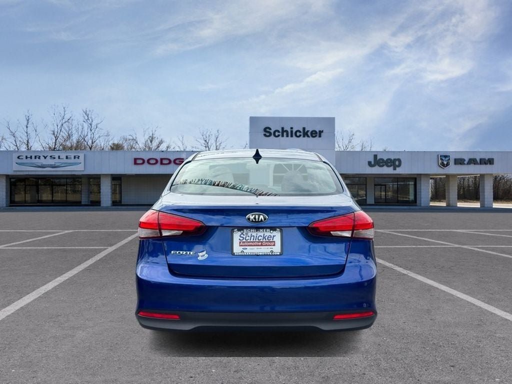 Used 2017 Kia Forte LX FWD image 4