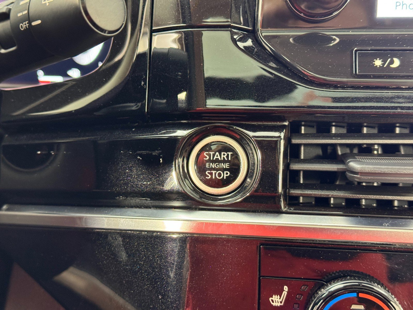 Used 2023 Nissan Pathfinder Platinum image 23