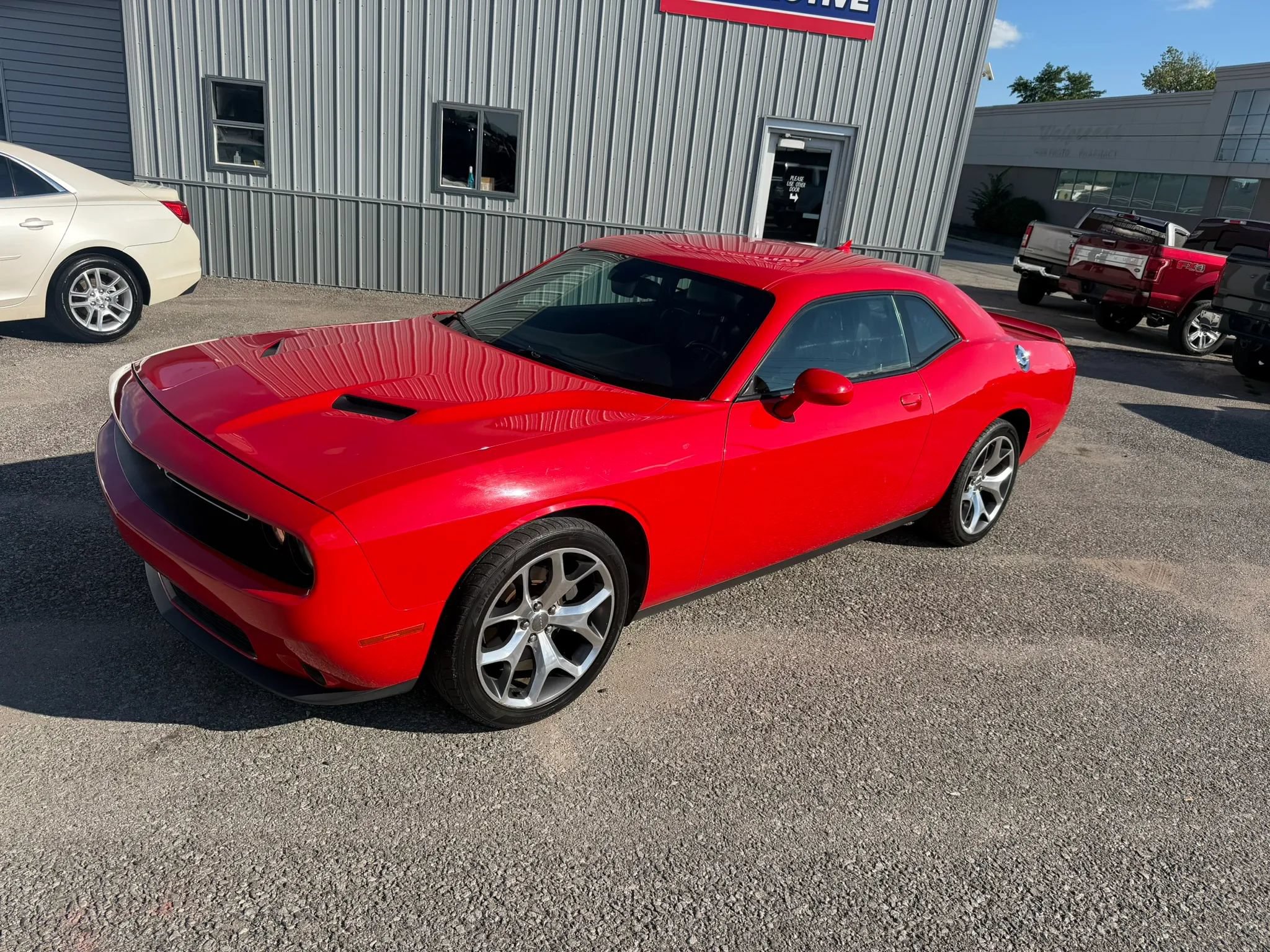 Used 2016 Dodge Challenger SXT Plus RWD image 2