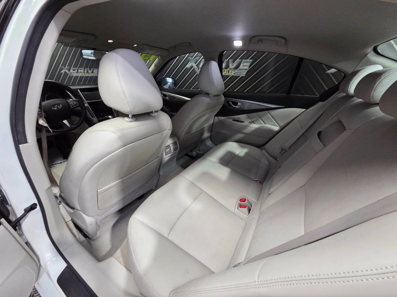 Used 2015 INFINITI Q50 image 25
