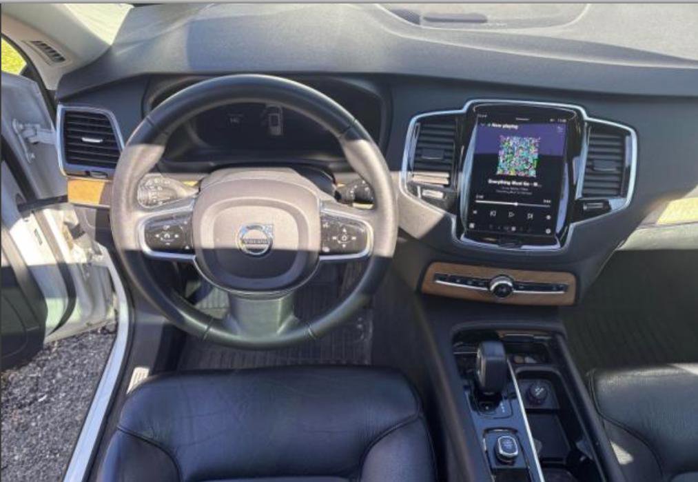 Used 2023 Volvo XC90 B6 Plus image 6