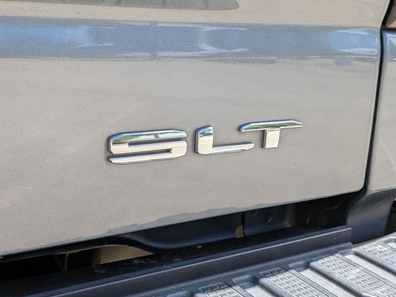 Used 2019 GMC Sierra 1500 SLT w/ SLT Premium Package RWD image 6