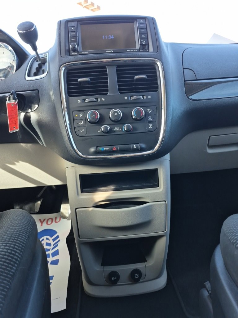 Used 2020 Dodge Grand Caravan SE w/ UConnect Hands-Free Group image 44