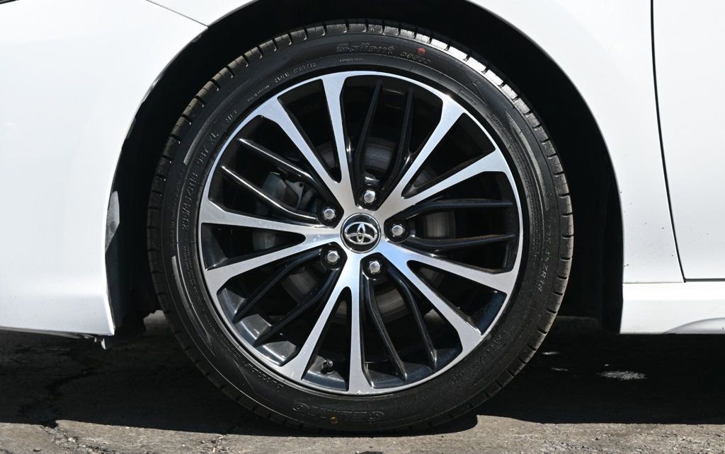 Used 2020 Toyota Camry SE w/ Carpet Mat Package image 7