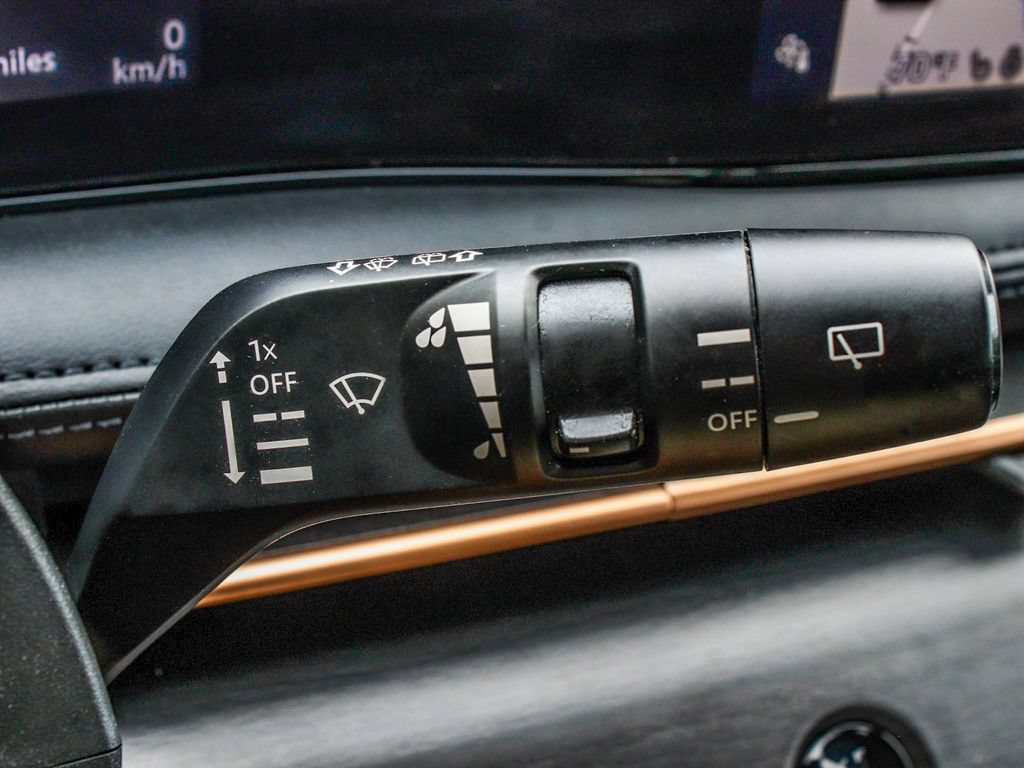 Used 2024 Nissan Ariya AWD image 30