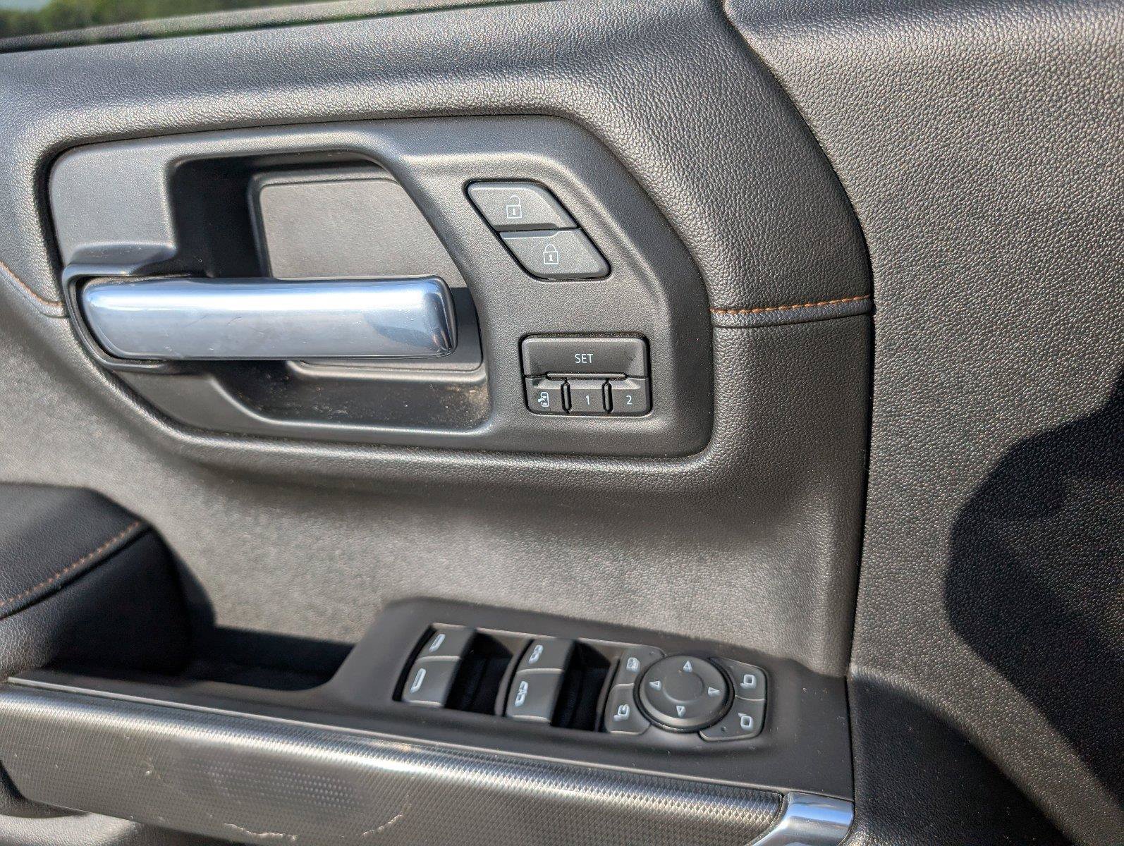 Used 2021 GMC Sierra 1500 AT4 w/ AT4 Carbonpro Edition AWD/4WD image 17