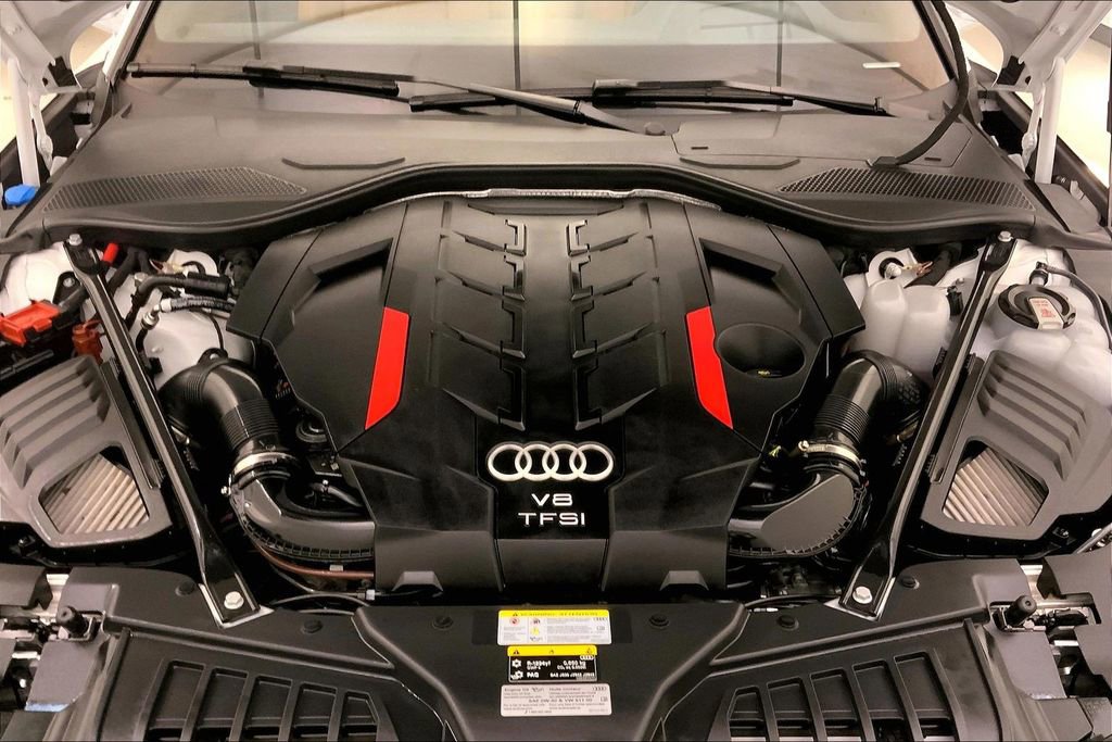 Used 2024 Audi S8 AWD/4WD image 9