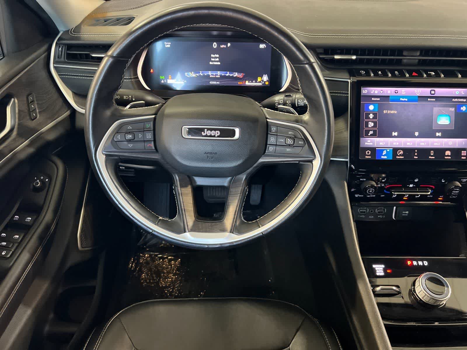 Used 2022 Jeep Grand Cherokee L Limited AWD/4WD image 15
