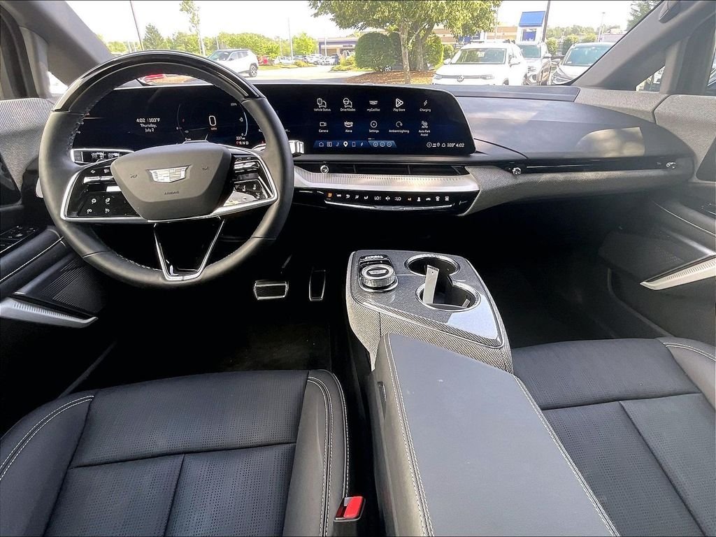 Used 2025 Cadillac Optiq Luxury 2 AWD/4WD image 20