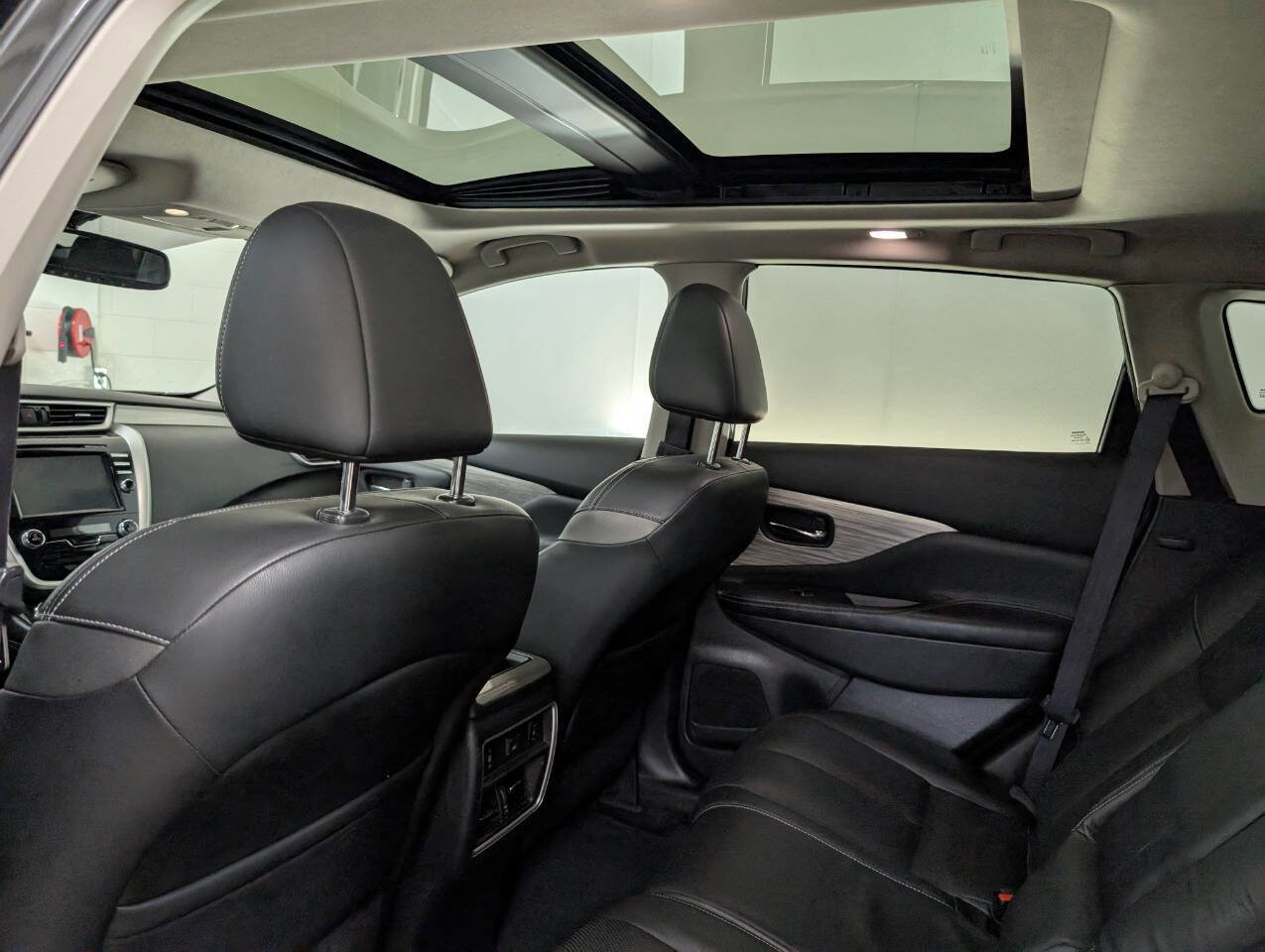 Used 2015 Nissan Murano Platinum image 16