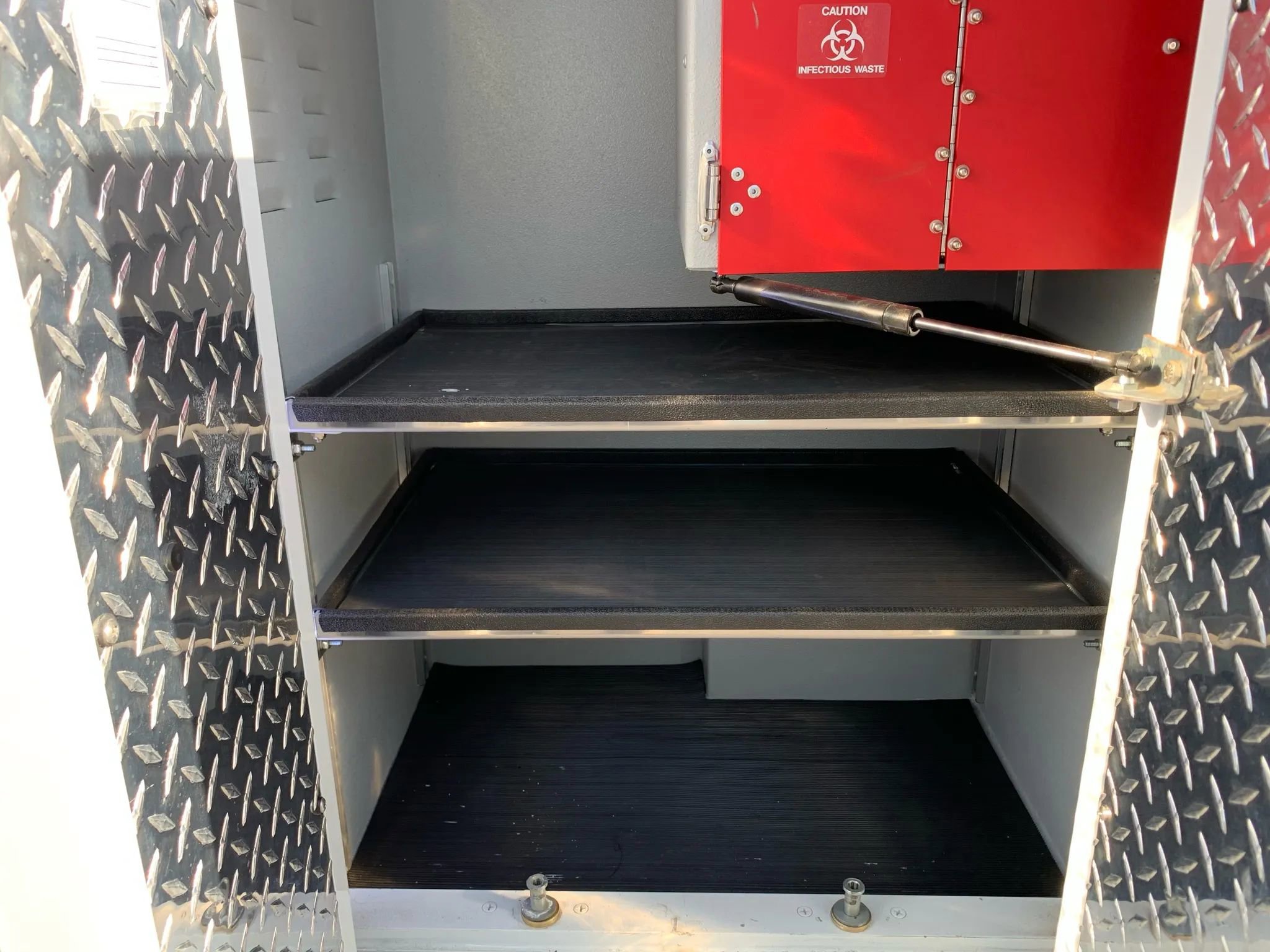 Used 2014 Chevrolet Express 4500 w/ Ambulance Package image 34