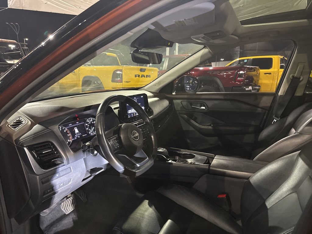 Used 2022 Nissan Rogue SL w/ SL Premium Package image 6