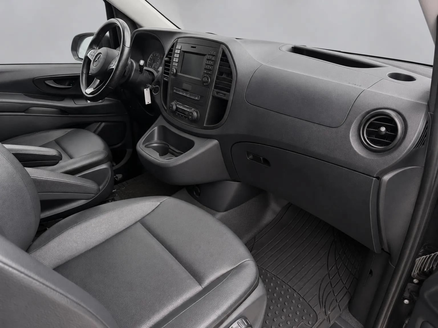 Used 2020 Mercedes-Benz Metris Passenger image 41
