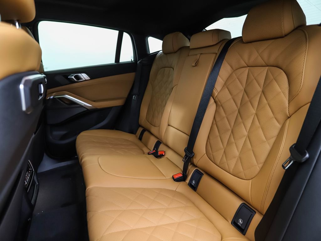 New 2026 BMW X6 xDrive40i w/ Climate Comfort Package image 22