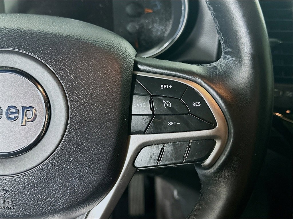 Used 2019 Jeep Grand Cherokee Altitude image 27