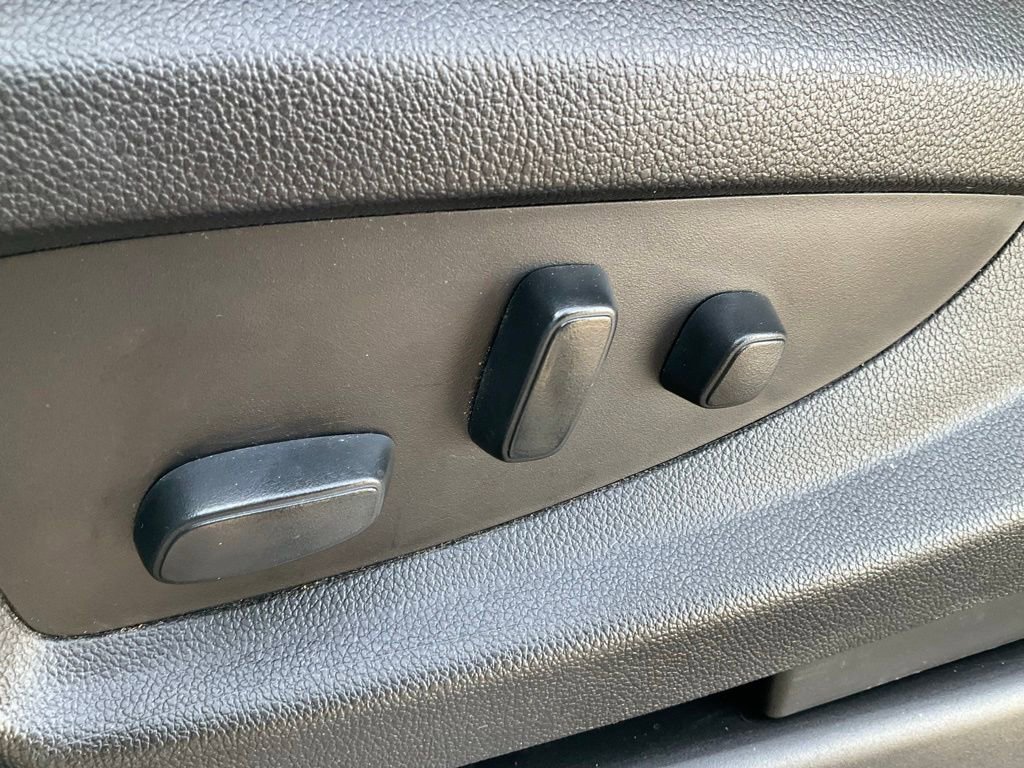 Used 2018 Chevrolet Suburban LT AWD/4WD image 21