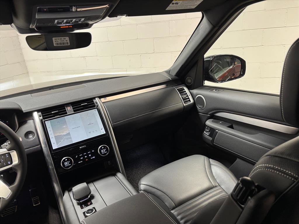 New 2026 Land Rover Discovery Limited Edition AWD/4WD image 38
