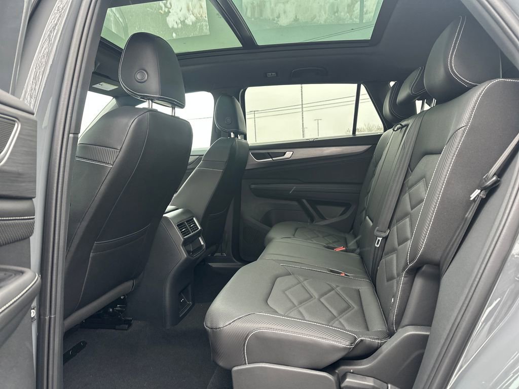 New 2026 Volkswagen Atlas Cross Sport SE image 14