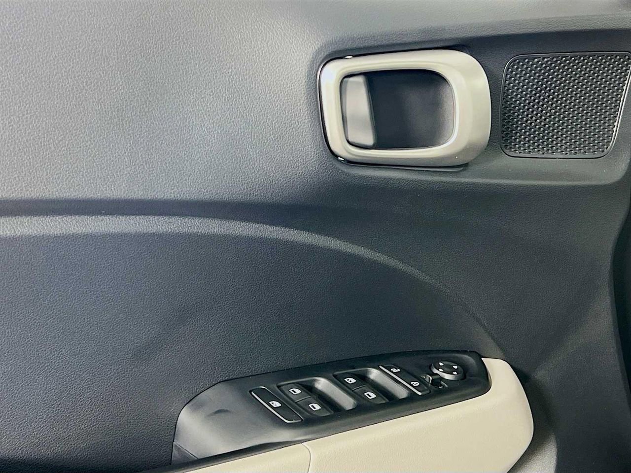 New 2025 Hyundai Venue SEL image 16