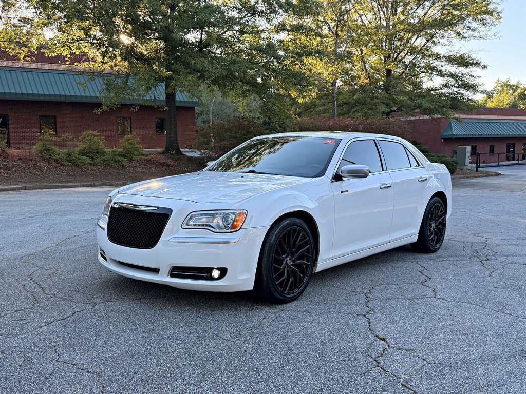 Used 2013 Chrysler 300 C Luxury Series RWD image 1