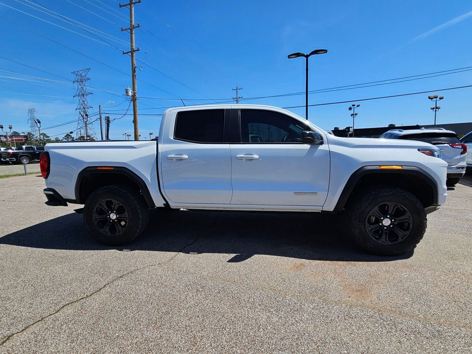Used 2024 GMC Canyon Elevation image 7