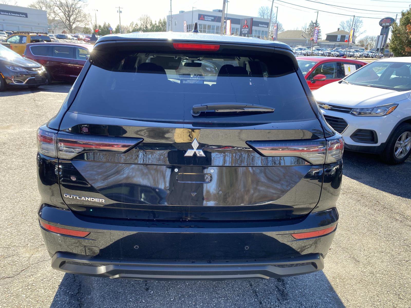 New 2026 Mitsubishi Outlander ES image 4