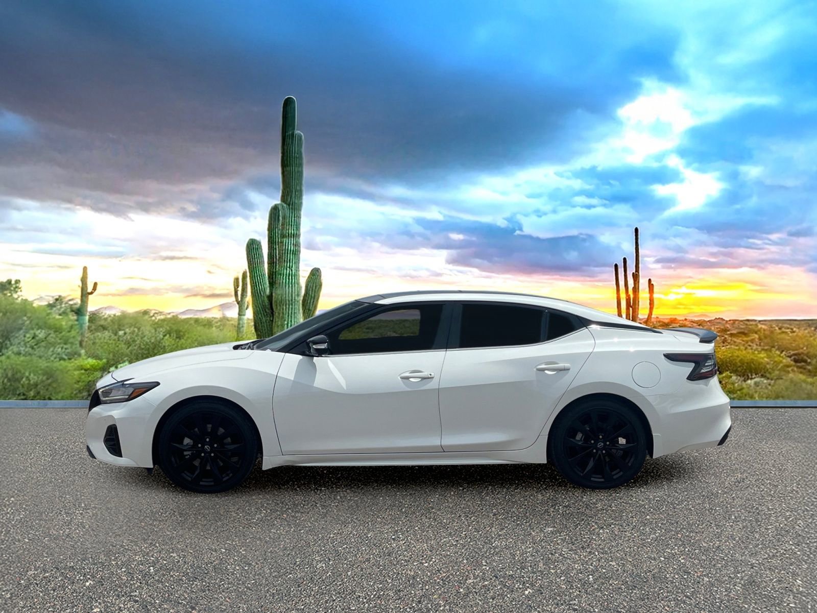 Used 2023 Nissan Maxima SR w/ Sport Mat Group FWD image 3