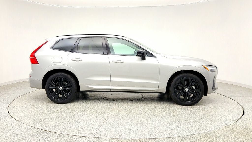 Used 2024 Volvo XC60 B5 Plus w/ Climate Package AWD/4WD image 4