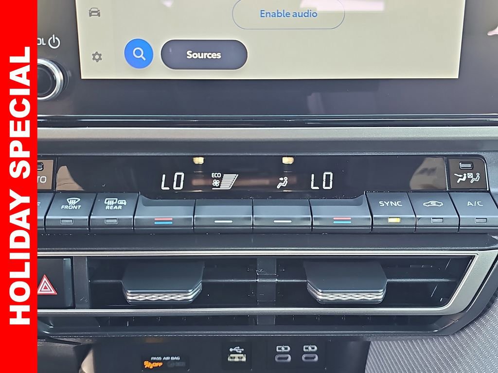 Used 2025 Toyota Camry SE image 20